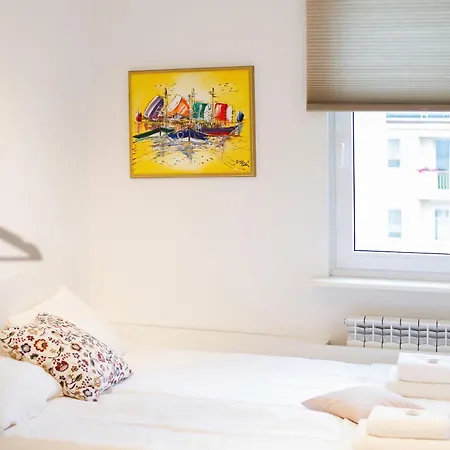 Sunny For 5 People By Renters