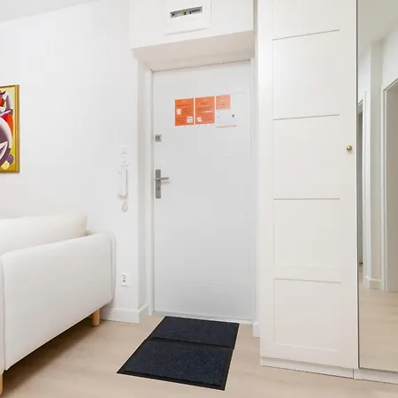 Sunny For 5 People By Renters Lägenhet Gdynia