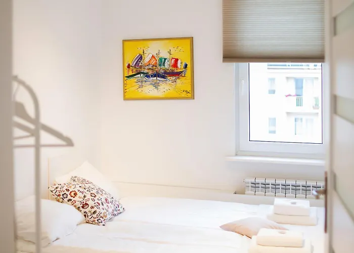 Sunny For 5 People By Renters