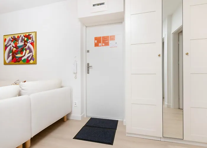 Sunny For 5 People By Renters Daire Gdynia