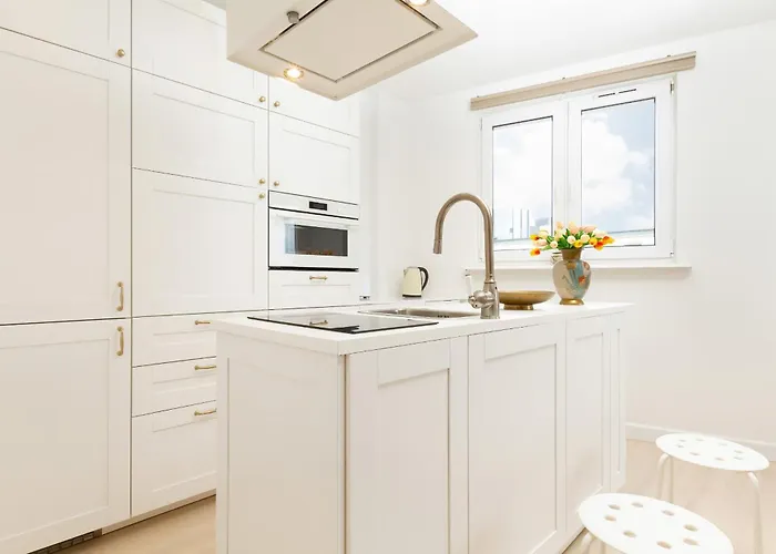 Daire Sunny For 5 People By Renters Gdynia